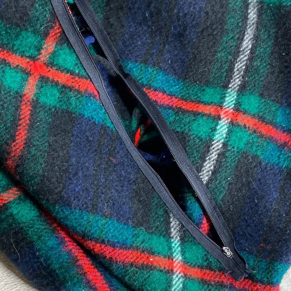 Vtg Troy Leisure Poncho Wool Flannel Blanket Blue Green Red Plaid Fringe Stadium - Picture 6 of 9